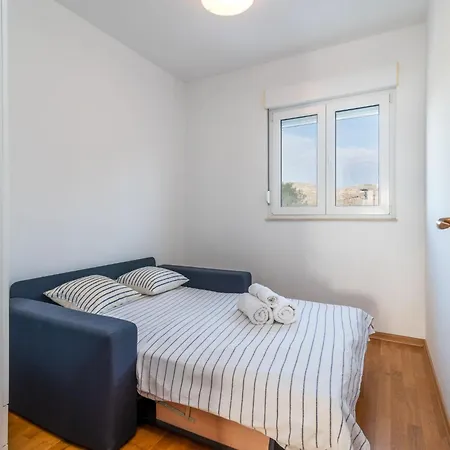 Sunce By Interhome * Τρογκίρ