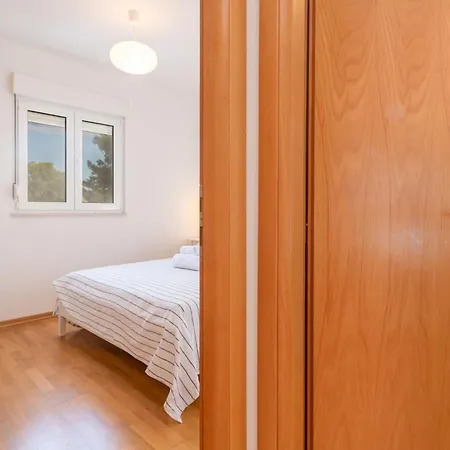 Sunce By Interhome * Τρογκίρ